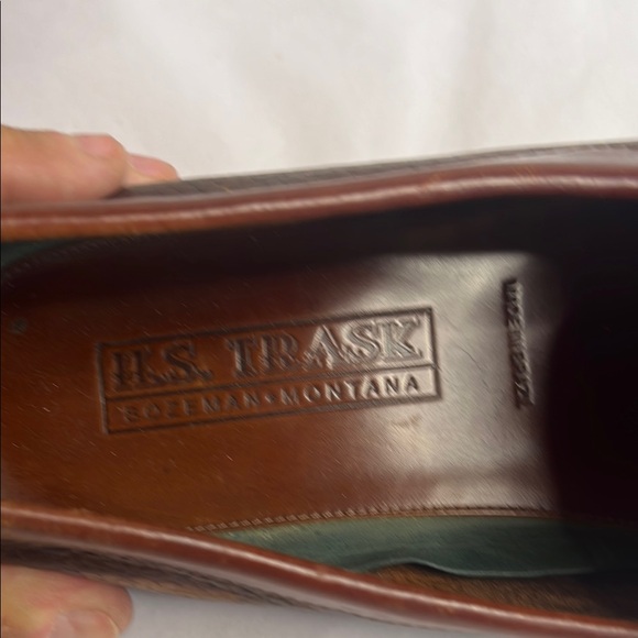 Brown Leather Tassel Loafers with Moccasin Stitching - Picture 5 of 9